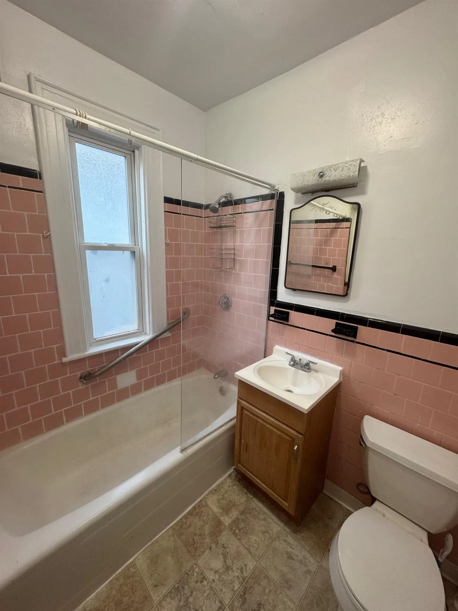 3 bed, 1 bath apartment for rent at 106 Highland Ave Unit 2, Winter Hill — photo 7 of 19
