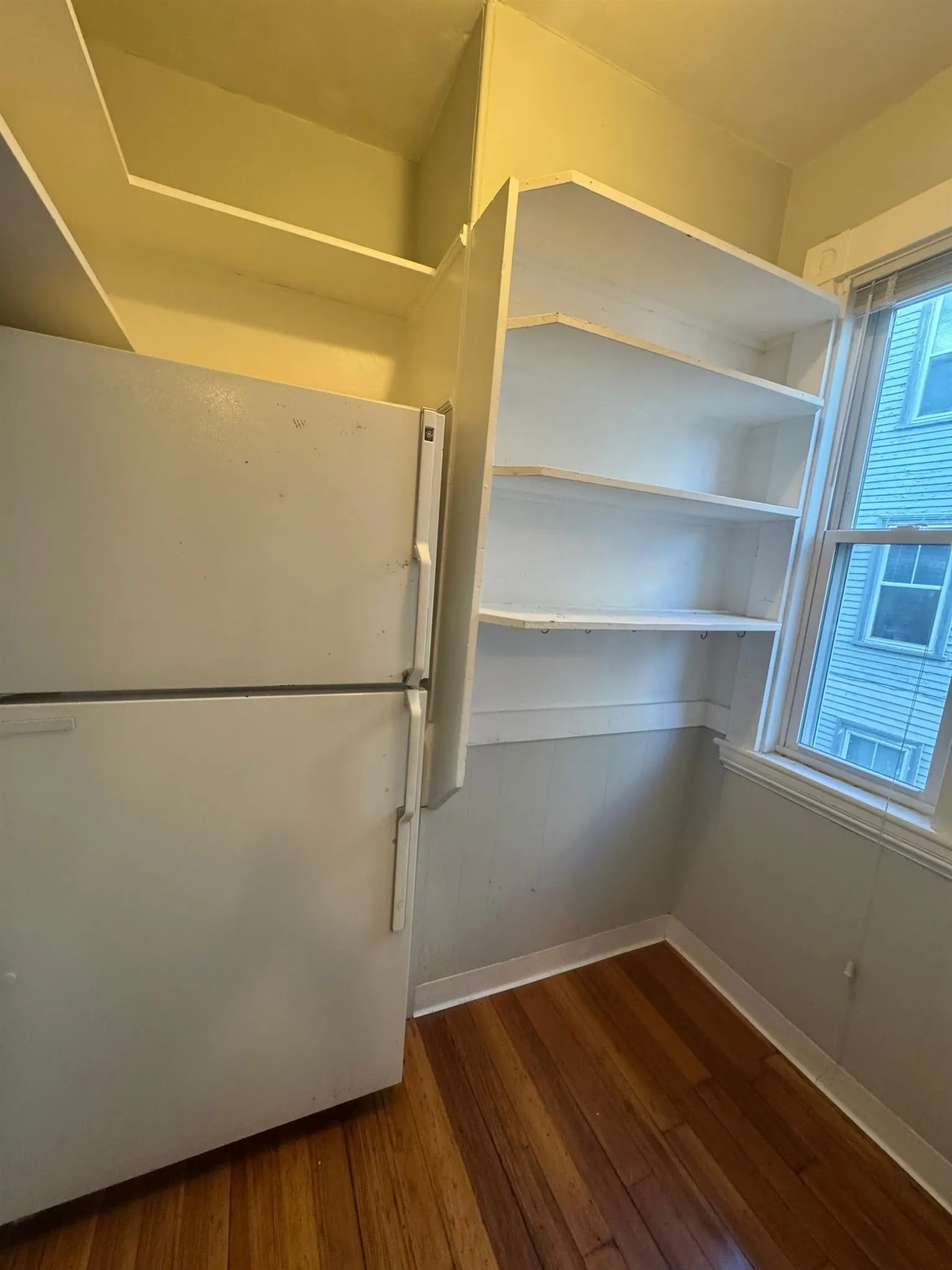 3 bed, 1 bath apartment for rent at 106 Highland Ave Unit 2, Winter Hill — photo 13 of 19