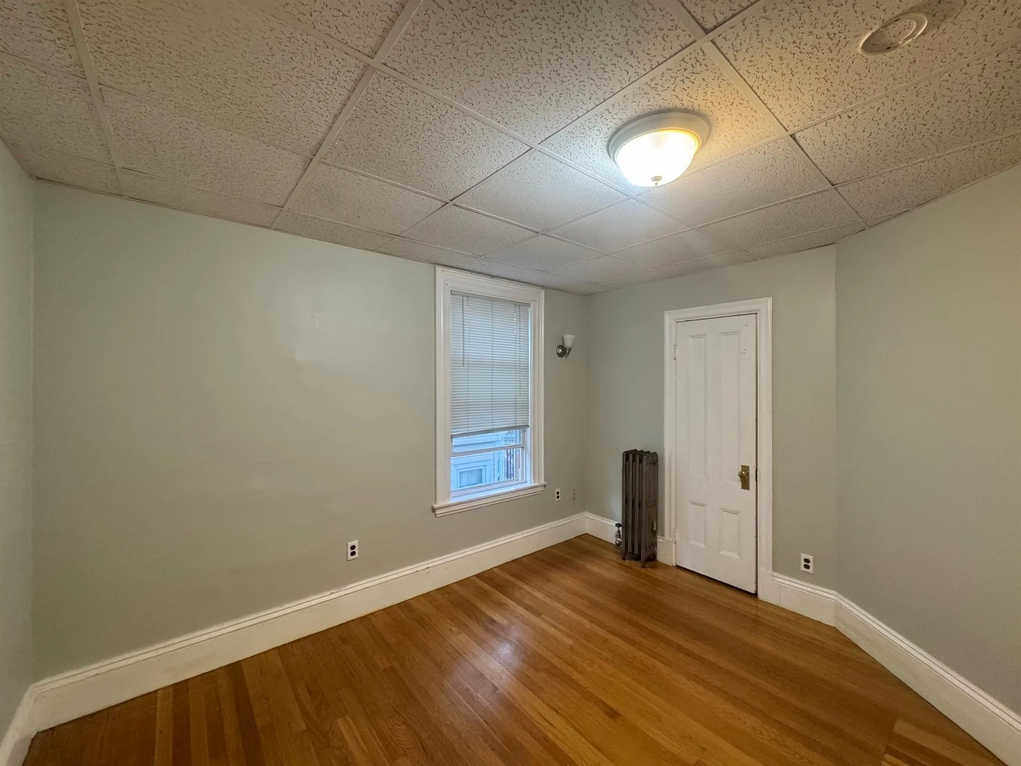 3 bed, 1 bath apartment for rent at 106 Highland Ave Unit 2, Winter Hill — photo 5 of 19