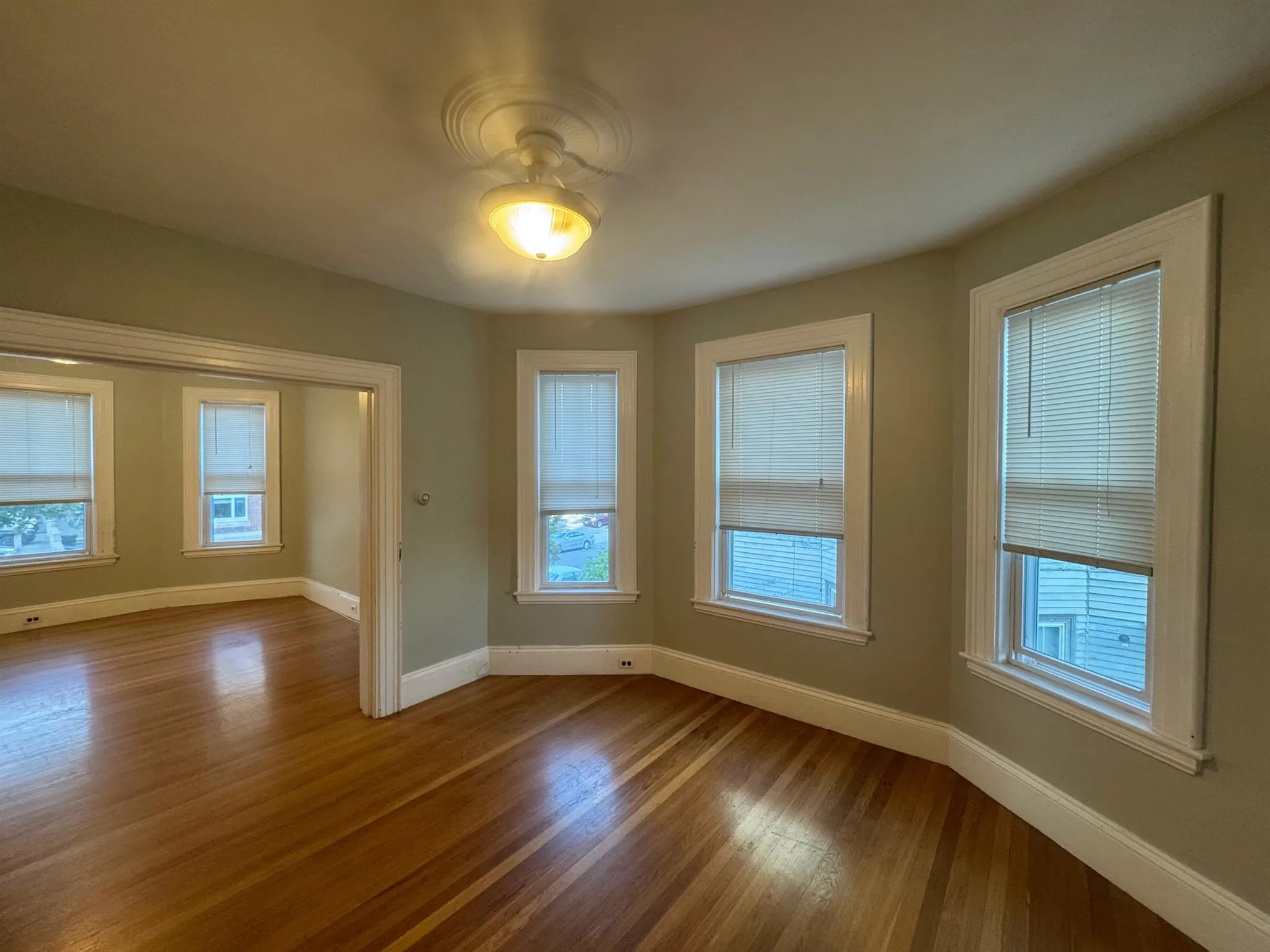 3 bed, 1 bath apartment for rent at 106 Highland Ave Unit 2, Winter Hill