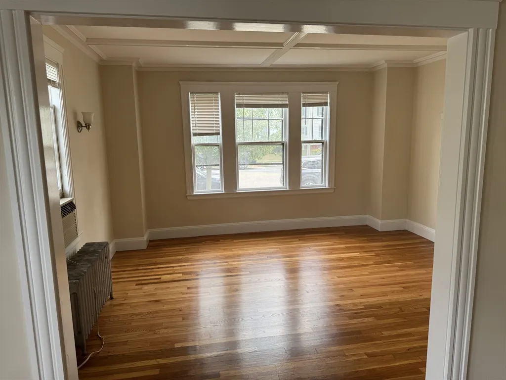 1 bed, 1 bath apartment for rent at 106 Kenoza Ave Unit 1, Winnekenni Park — photo 6 of 12