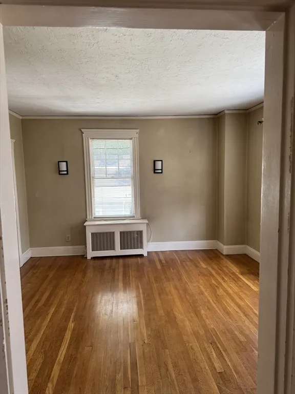 1 bed, 1 bath apartment for rent at 106 Kenoza Ave Unit 5, Winnekenni Park — photo 3 of 11