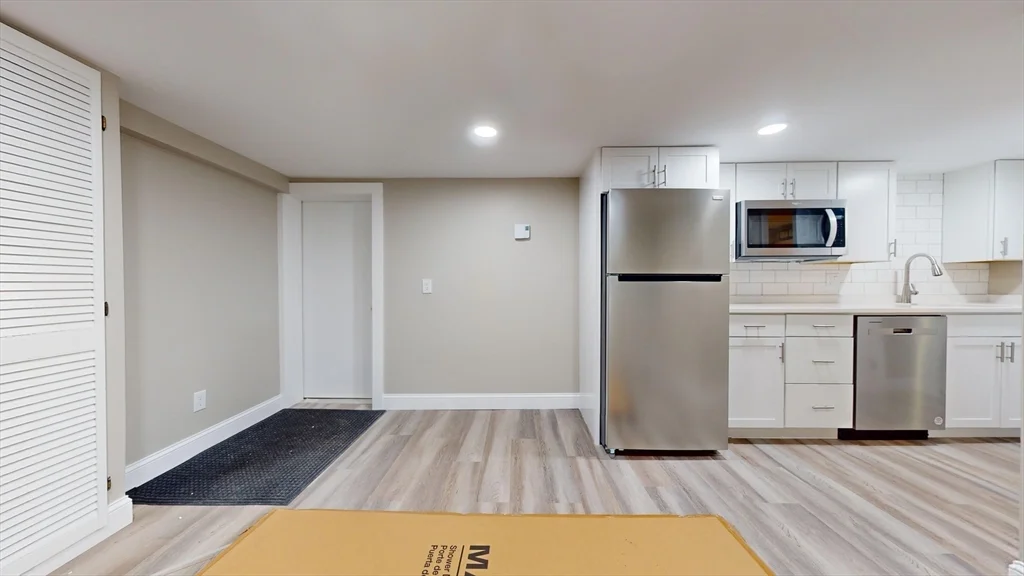Studio bed, 1 bath apartment for rent at 106 Laurel Unit 0, Malden — photo 9 of 13