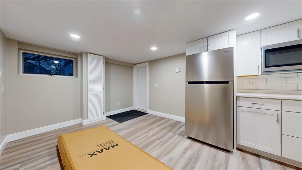 Studio bed, 1 bath apartment for rent at 106 Laurel Unit 0, Malden — photo 8 of 13