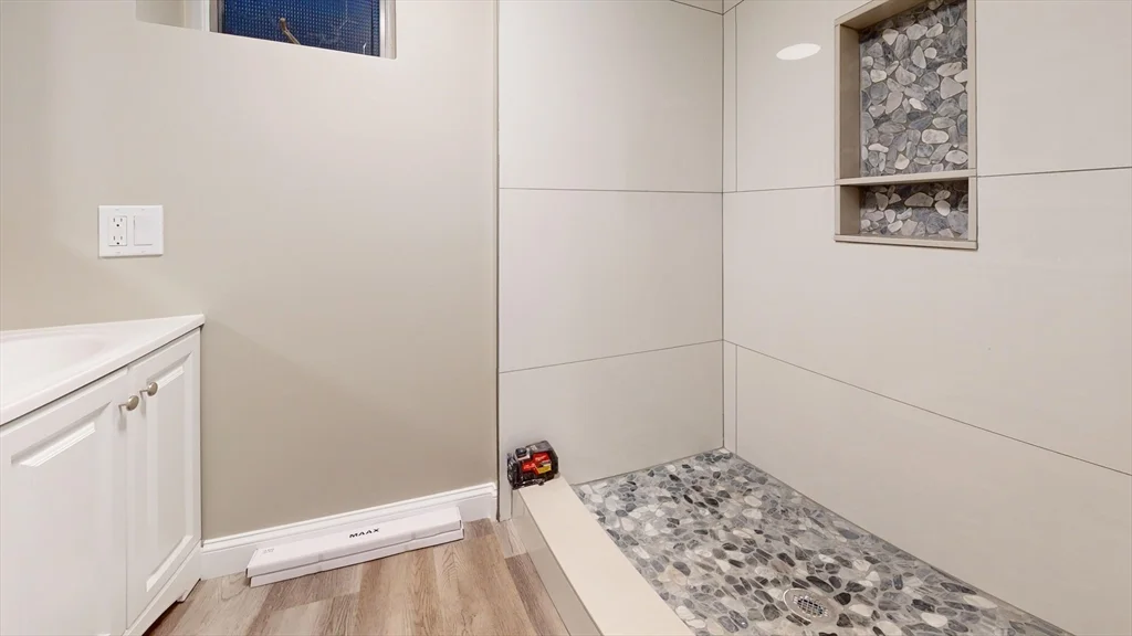 Studio bed, 1 bath apartment for rent at 106 Laurel Unit 0, Malden — photo 6 of 13
