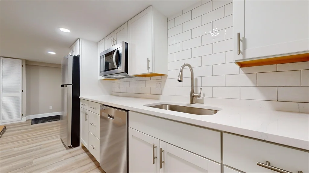 Studio bed, 1 bath apartment for rent at 106 Laurel Unit 0, Malden — photo 3 of 13