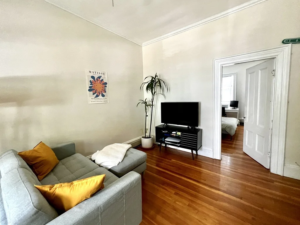 1 bed, 1 bath apartment for rent at 106 Magazine St Unit 2, Cambridgeport — photo 5 of 8