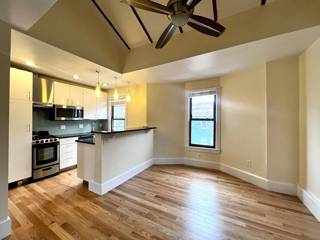 1 bed, 1 bath apartment for rent at 106 Magazine St Unit 3, Cambridgeport — photo 1 of 13