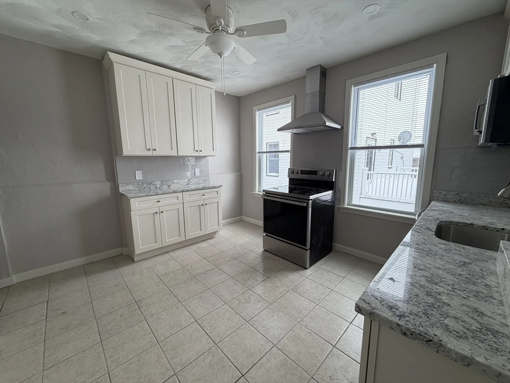 1 bed, 1 bath apartment for rent at 106 Malden St Unit 2nd Fl Rear, Everett — photo 11 of 17