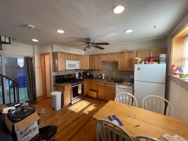 3 bed, 1.5 bath apartment for rent at 106 Old Harbor St, South Boston — photo 2 of 19