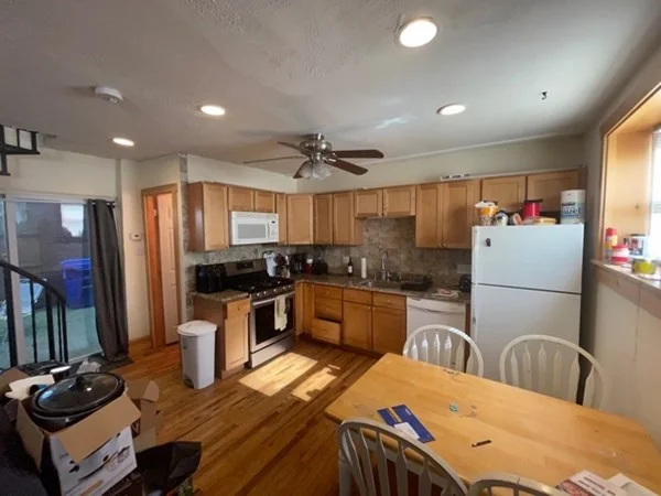3 bed, 1.5 bath apartment for rent at 106 Old Harbor St Unit 1, South Boston — photo 2 of 20