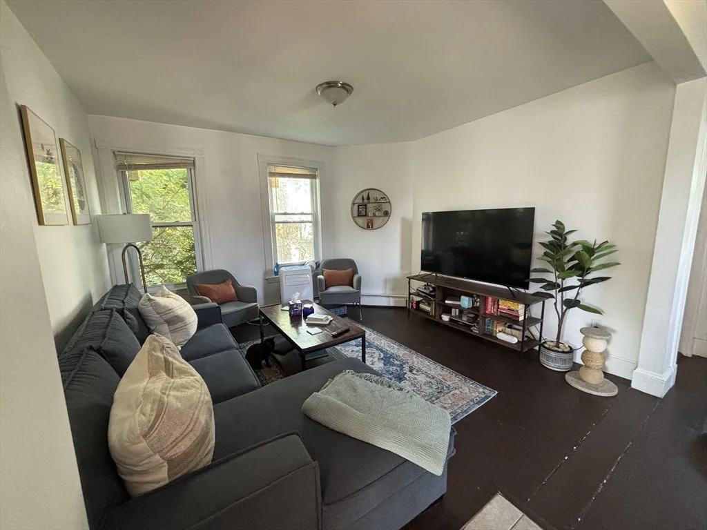 2 bed, 1 bath apartment for rent at 106 Pine St Unit 3, Central Square — photo 2 of 8
