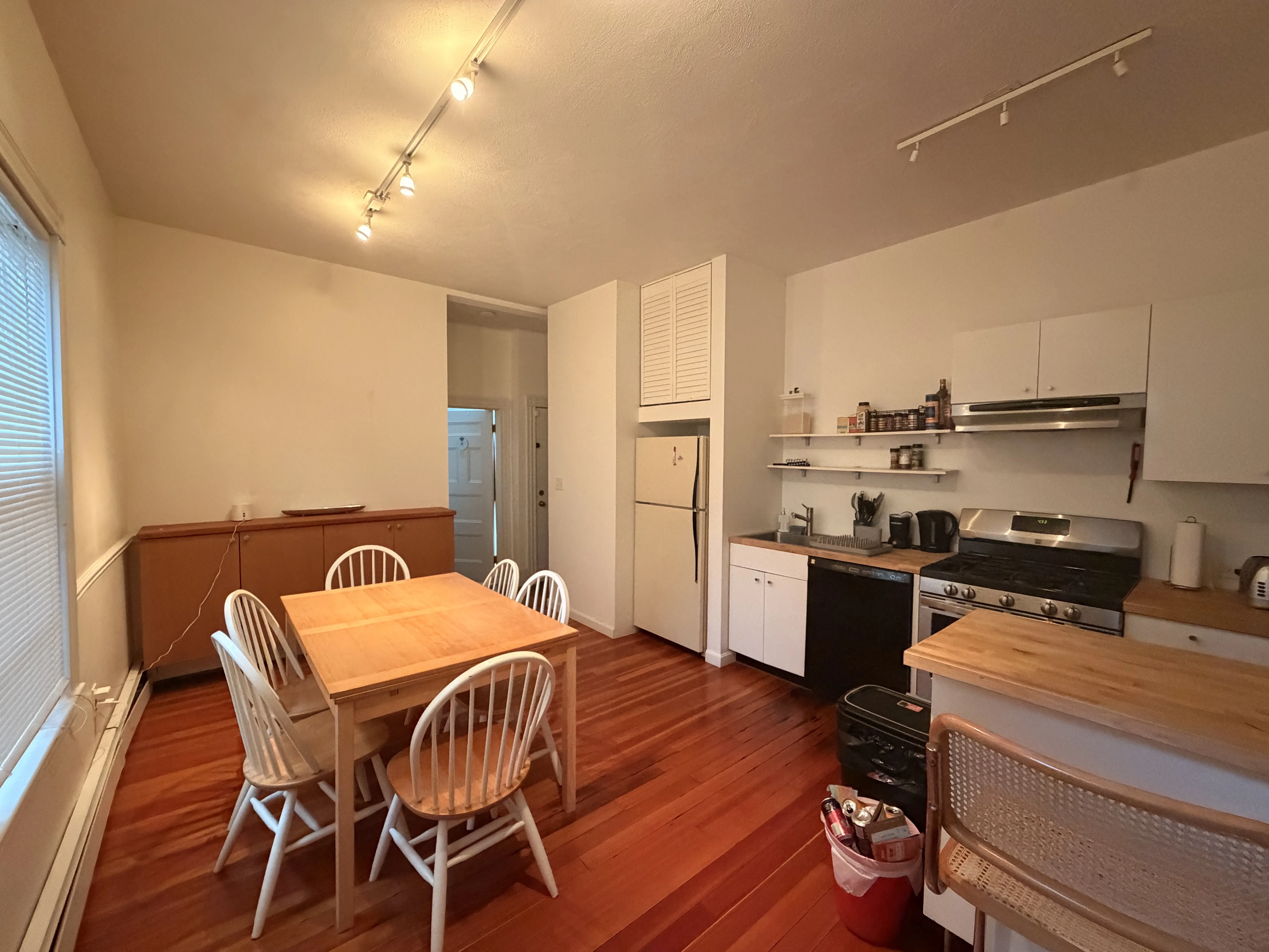 2 bed, 1 bath apartment for rent at 106 Pleasant St Unit 1, Cambridgeport — photo 1 of 13