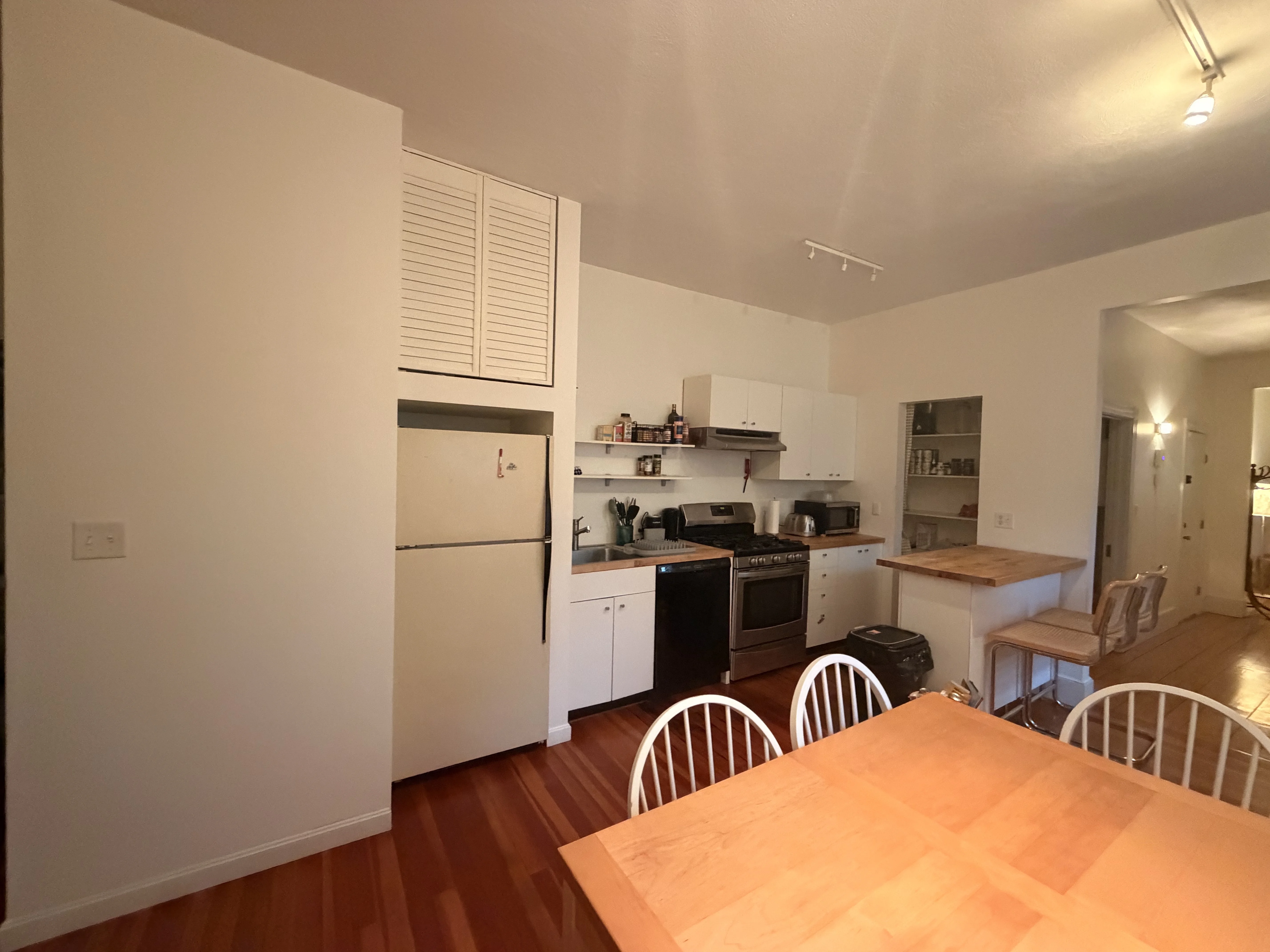 2 bed, 1 bath apartment for rent at 106 Pleasant St Unit 1, Cambridgeport — photo 9 of 13