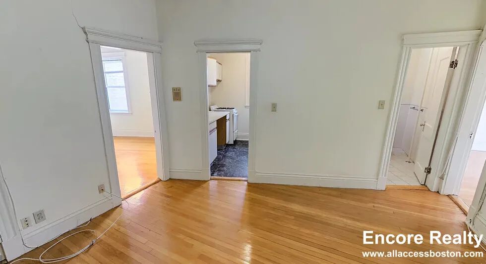 2 bed, 1 bath apartment for rent at 106 Queensberry St Unit 10, Fenway