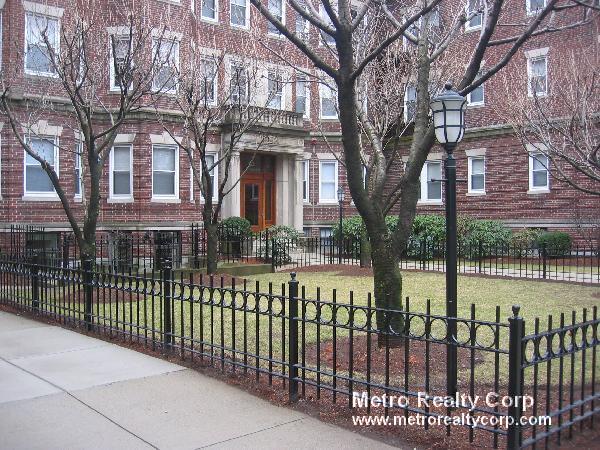 Studio bed, 1 bath apartment for rent at 106 Queensberry St Unit 11, Fenway — photo 3 of 4