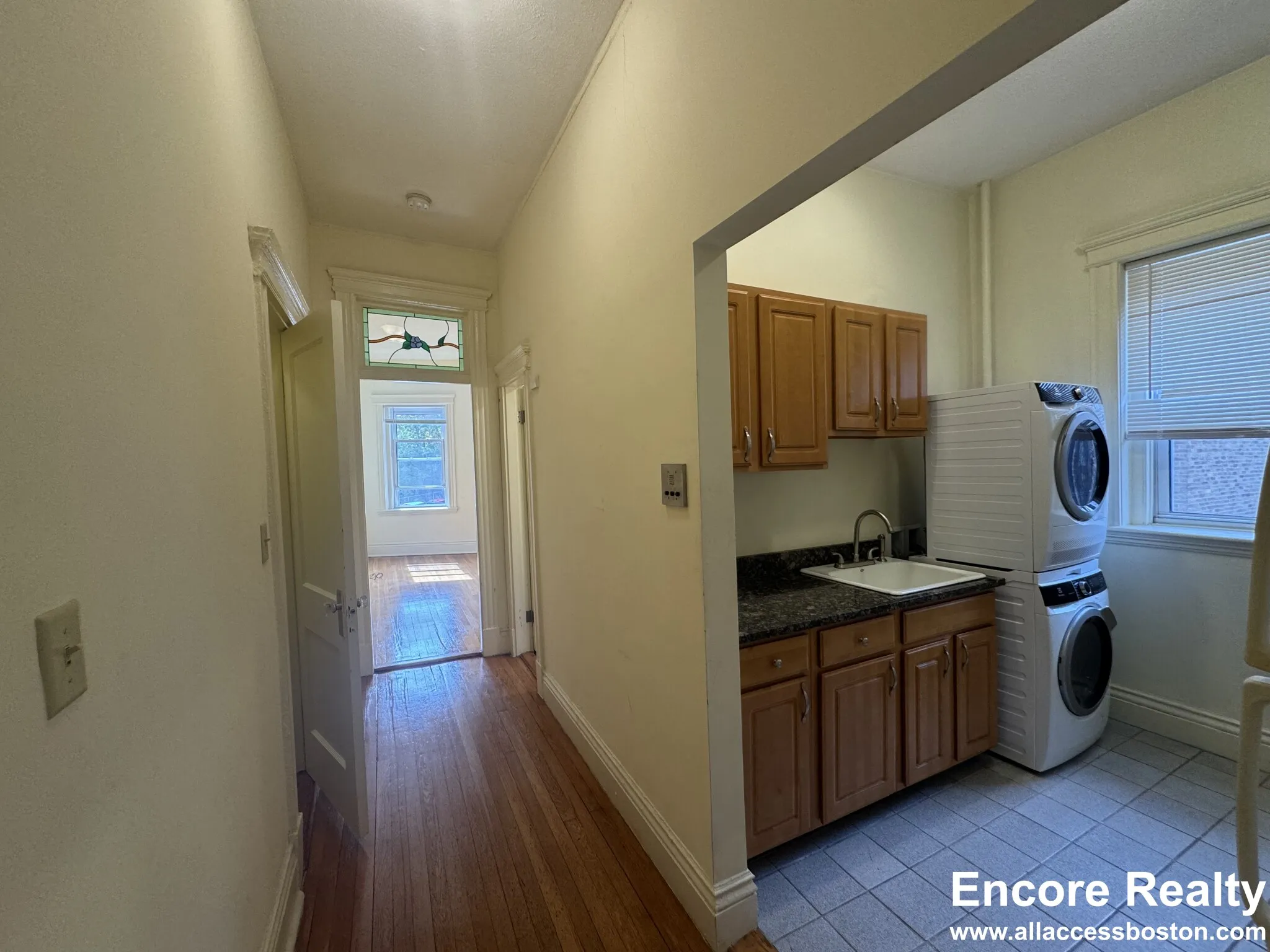 Studio bed, 1 bath apartment for rent at 106 Queensberry St Unit 2M, Fenway — photo 4 of 14