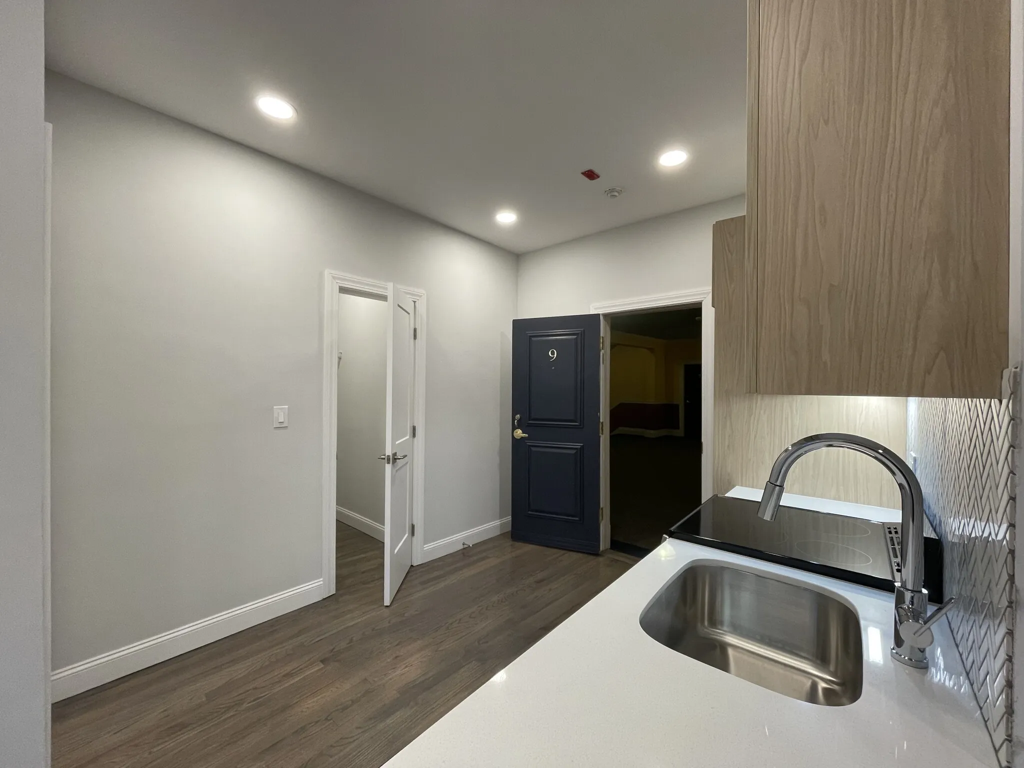 Studio bed, 1 bath apartment for rent at 106 Queensberry St Unit 9, Fenway — photo 2 of 12