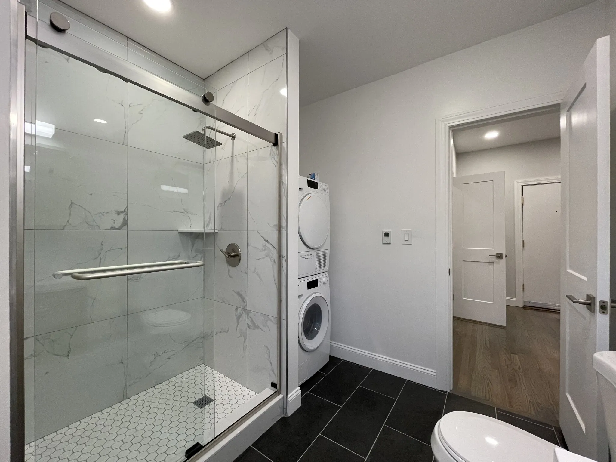 Studio bed, 1 bath apartment for rent at 106 Queensberry St Unit 9, Fenway — photo 8 of 12