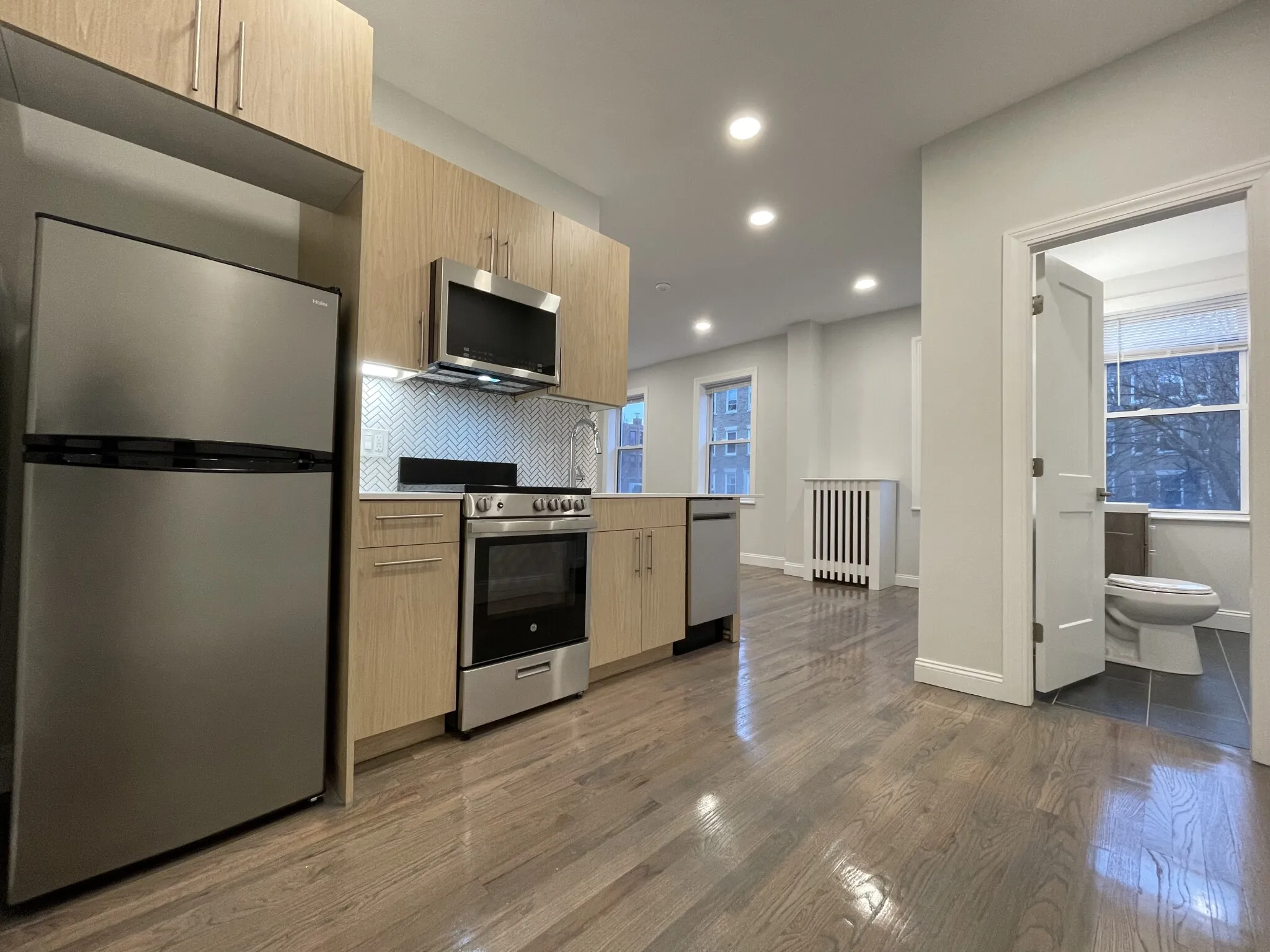 Studio bed, 1 bath apartment for rent at 106 Queensberry St Unit 9, Fenway