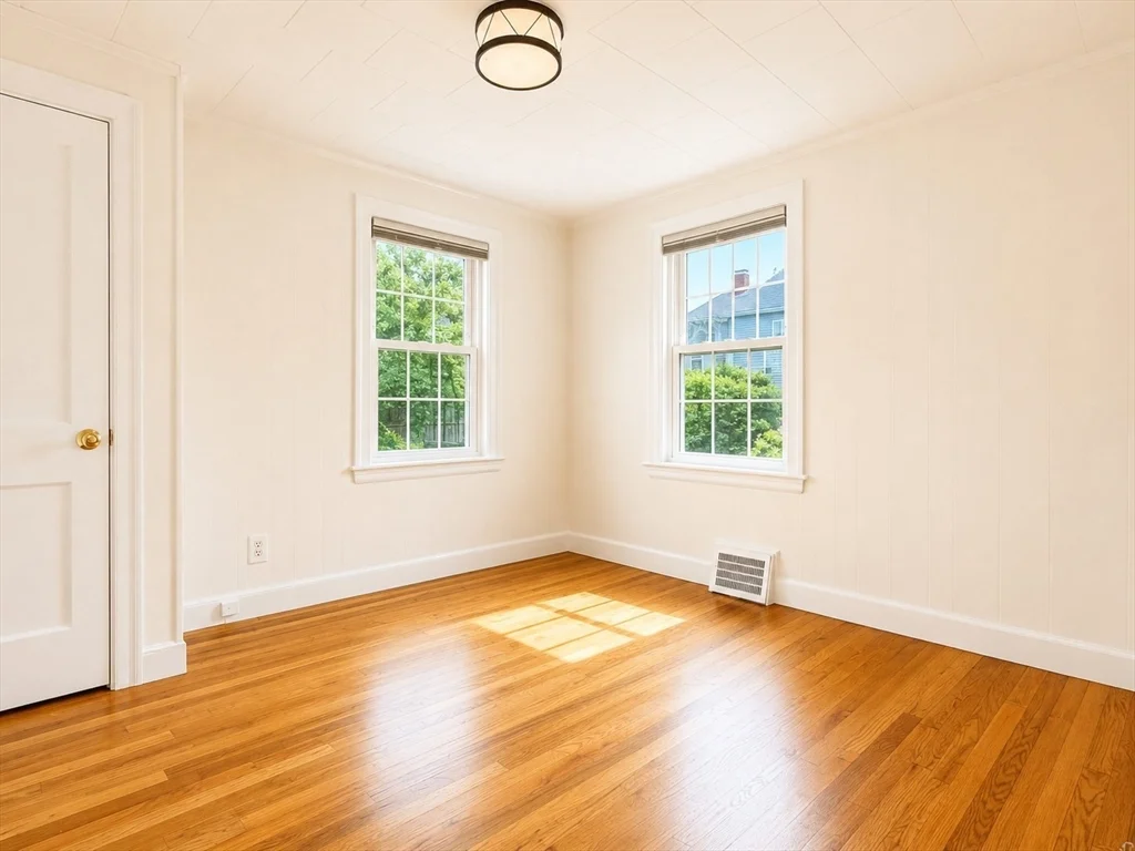 3 bed, 1 bath apartment for rent at 106 Russell Rd, West Newton — photo 7 of 12