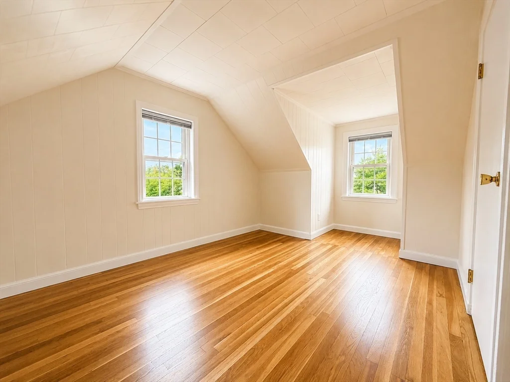 3 bed, 1 bath apartment for rent at 106 Russell Rd, West Newton — photo 9 of 12