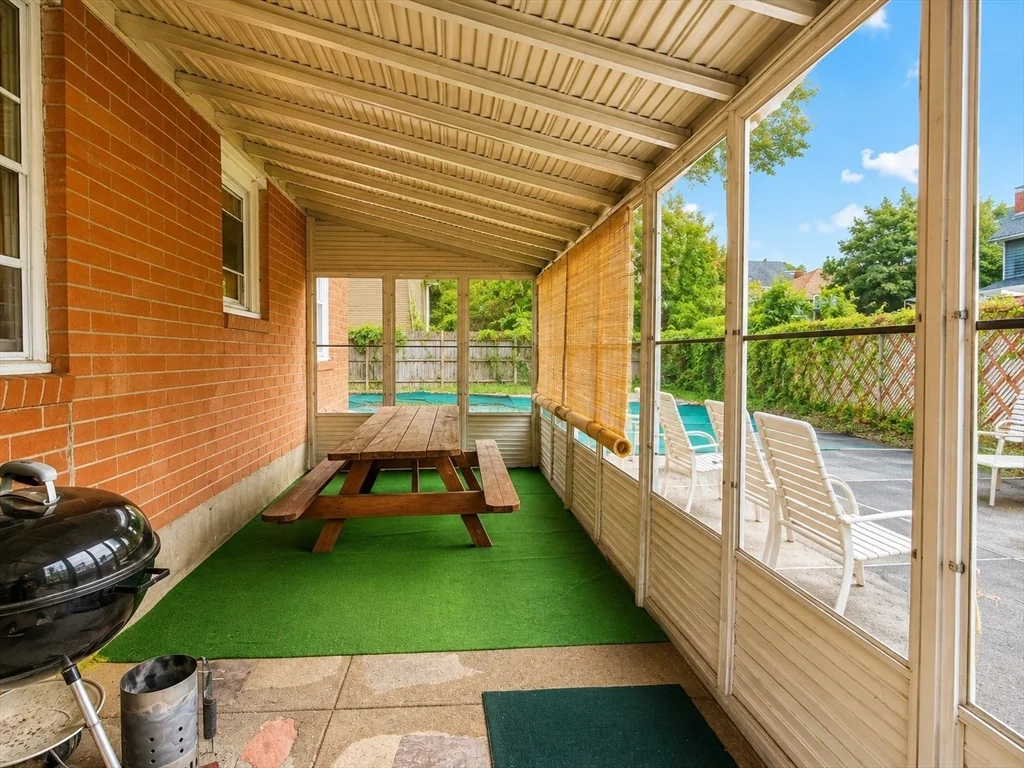 3 bed, 1 bath apartment for rent at 106 Russell Rd, West Newton — photo 11 of 12