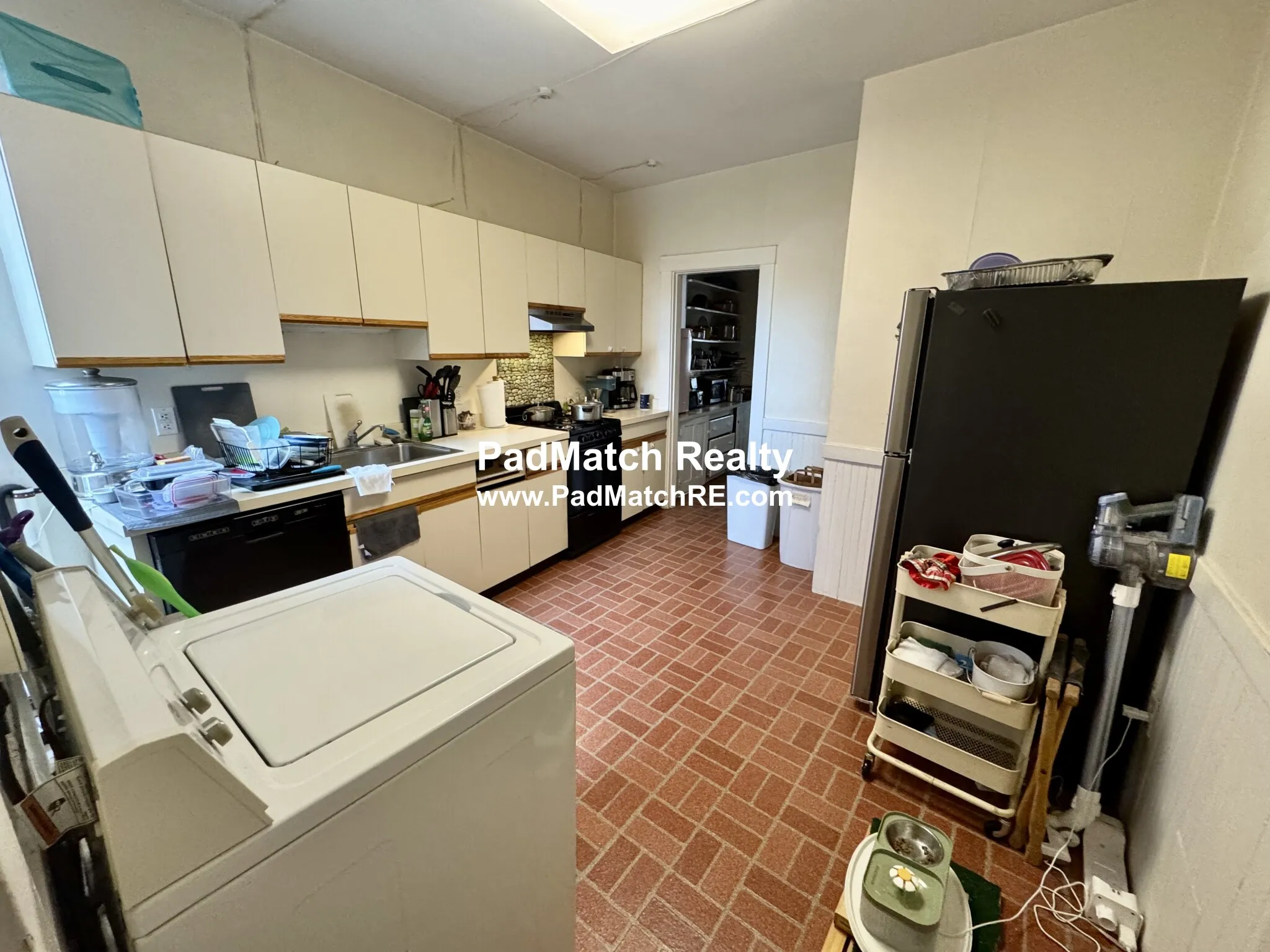 5 bed, 1 bath apartment for rent at 106 Strathmore Rd Unit 3, Brighton — photo 8 of 18