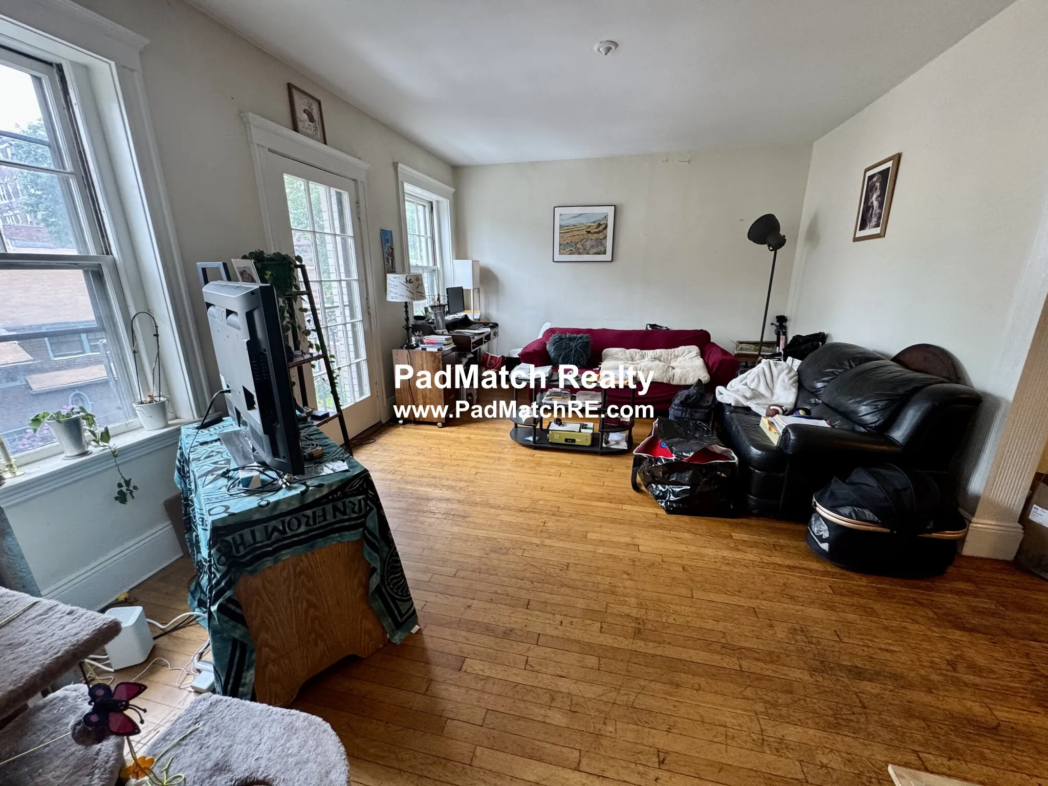 5 bed, 1 bath apartment for rent at 106 Strathmore Rd Unit 3, Brighton — photo 3 of 18