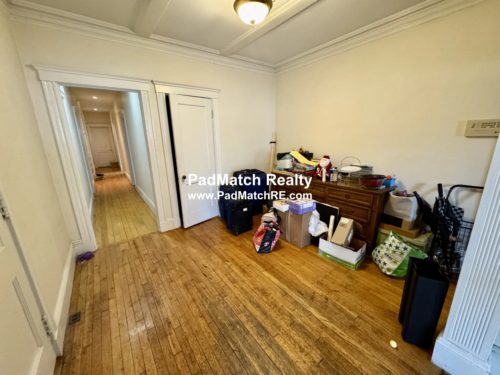 5 bed, 1 bath apartment for rent at 106 Strathmore Rd Unit 3, Brighton — photo 2 of 18