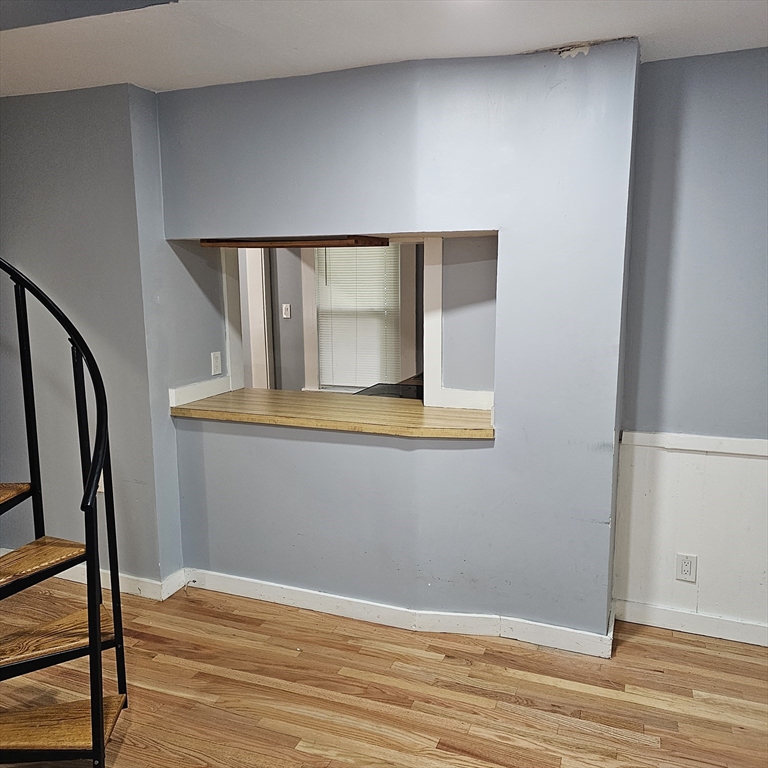 1 bed, 1 bath apartment for rent at 106 Walnut St Unit 2, Clinton — photo 5 of 12