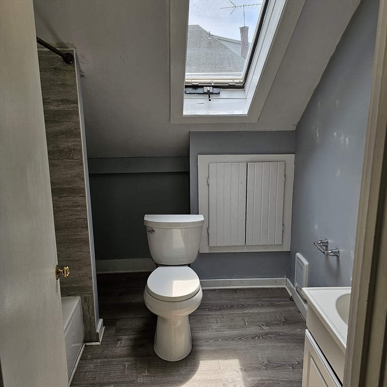 1 bed, 1 bath apartment for rent at 106 Walnut St Unit 2, Clinton — photo 8 of 12