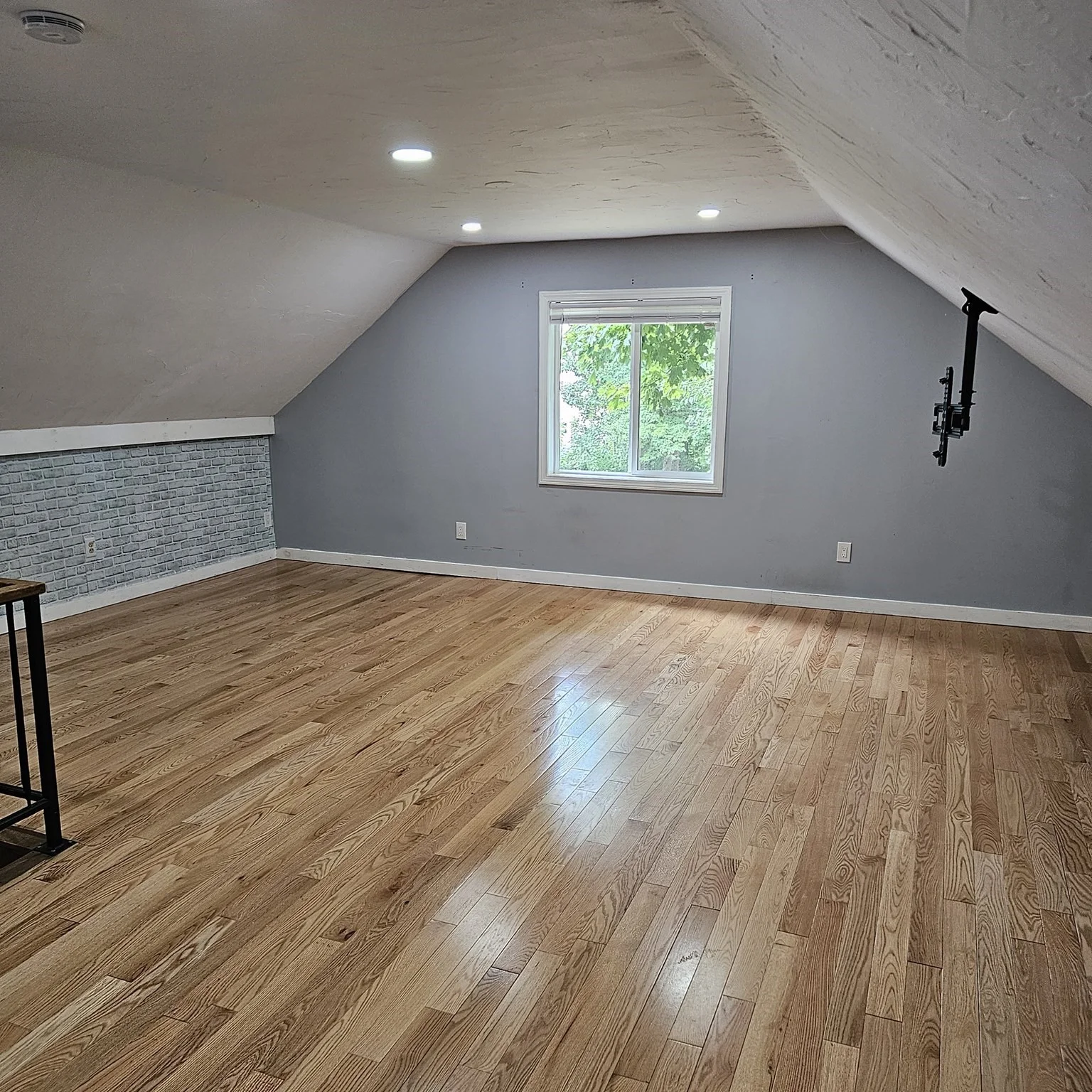 1 bed, 1 bath apartment for rent at 106 Walnut St Unit 2, Clinton — photo 7 of 13