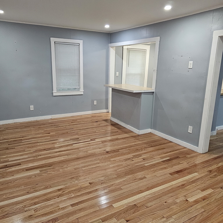 1 bed, 1 bath apartment for rent at 106 Walnut St Unit 2, Clinton — photo 3 of 12