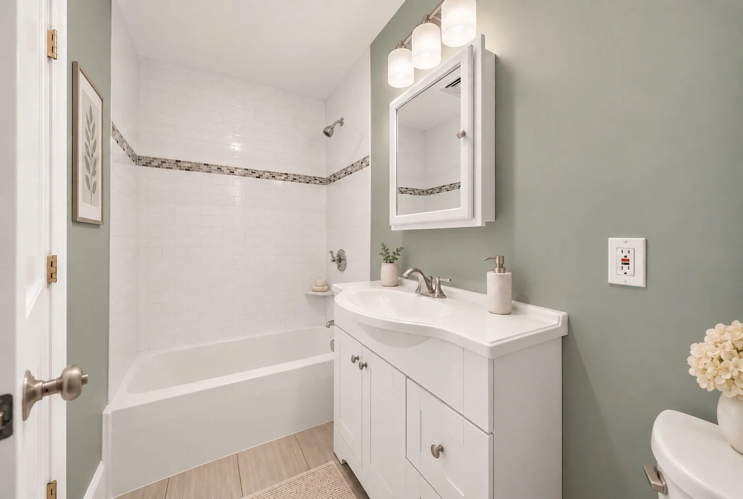 3 bed, 2 bath apartment for rent at 106 Walnut St Unit 4, Winter Hill — photo 11 of 20