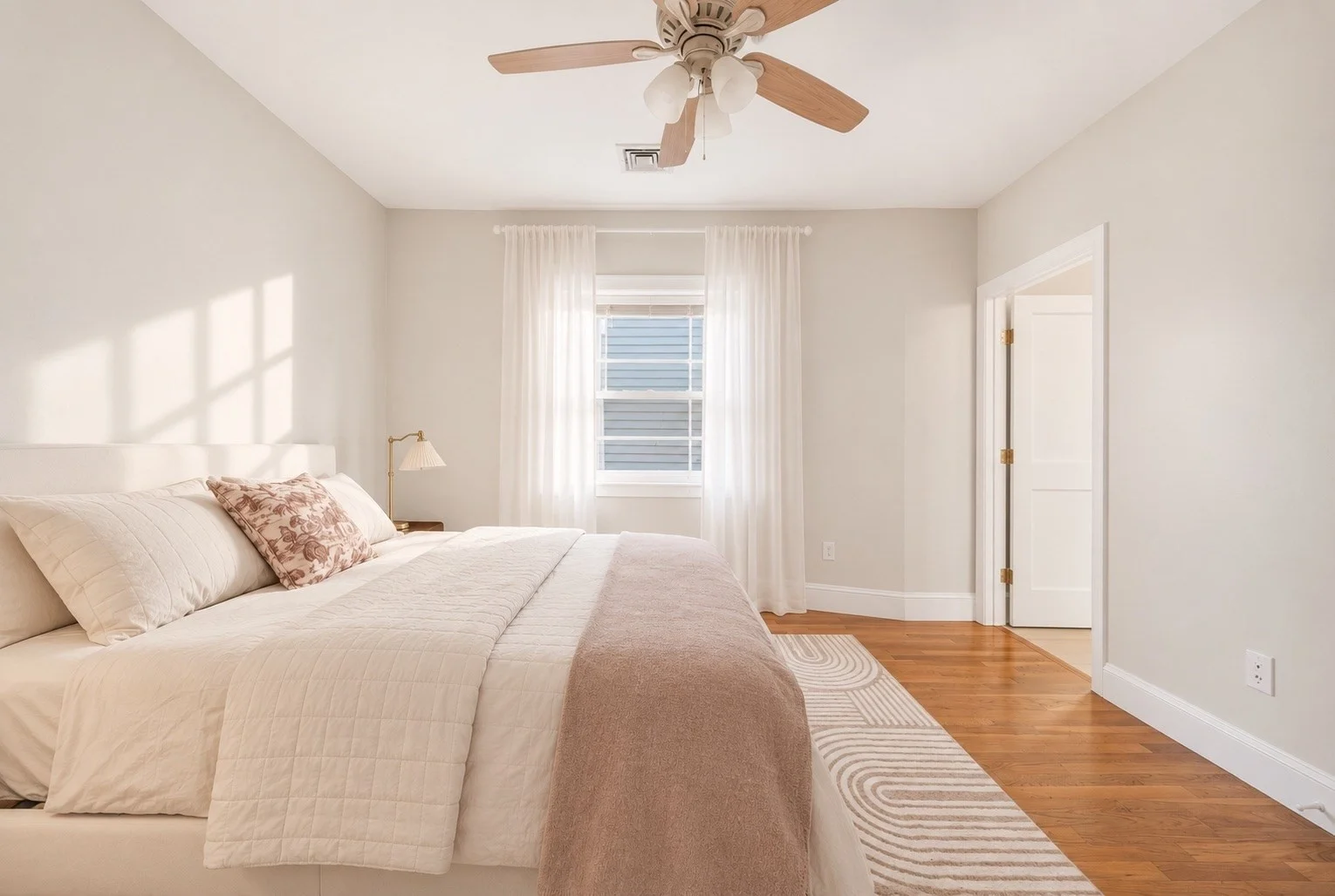 3 bed, 2 bath apartment for rent at 106 Walnut St Unit 4, Winter Hill — photo 6 of 20