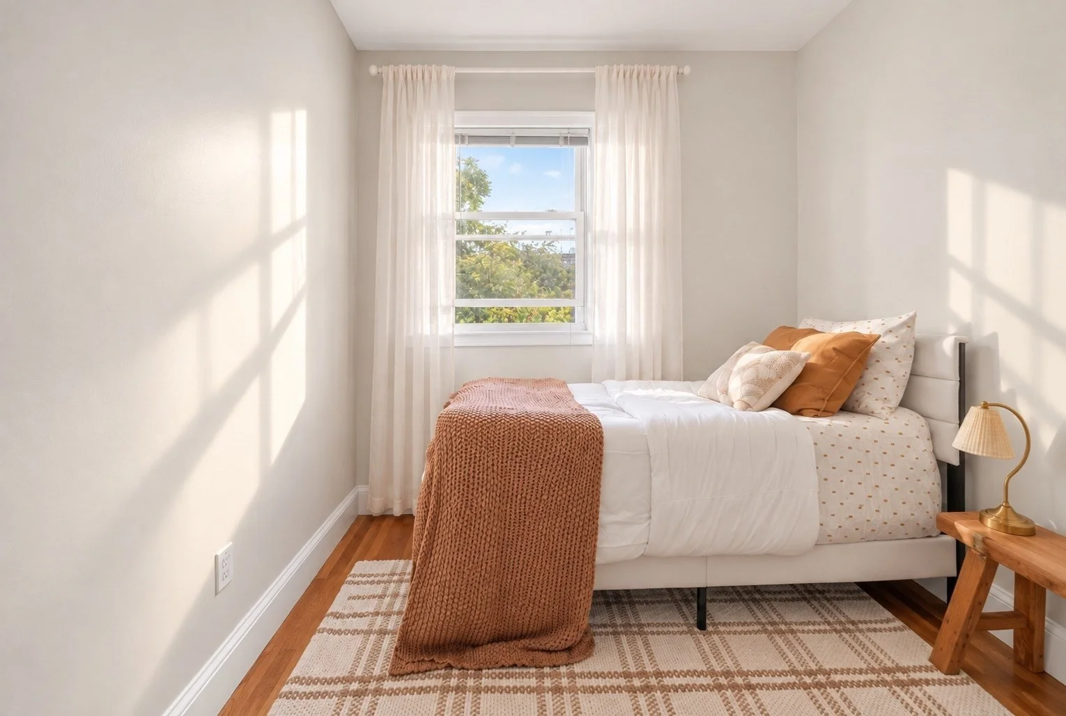 3 bed, 2 bath apartment for rent at 106 Walnut St Unit 4, Winter Hill — photo 19 of 20