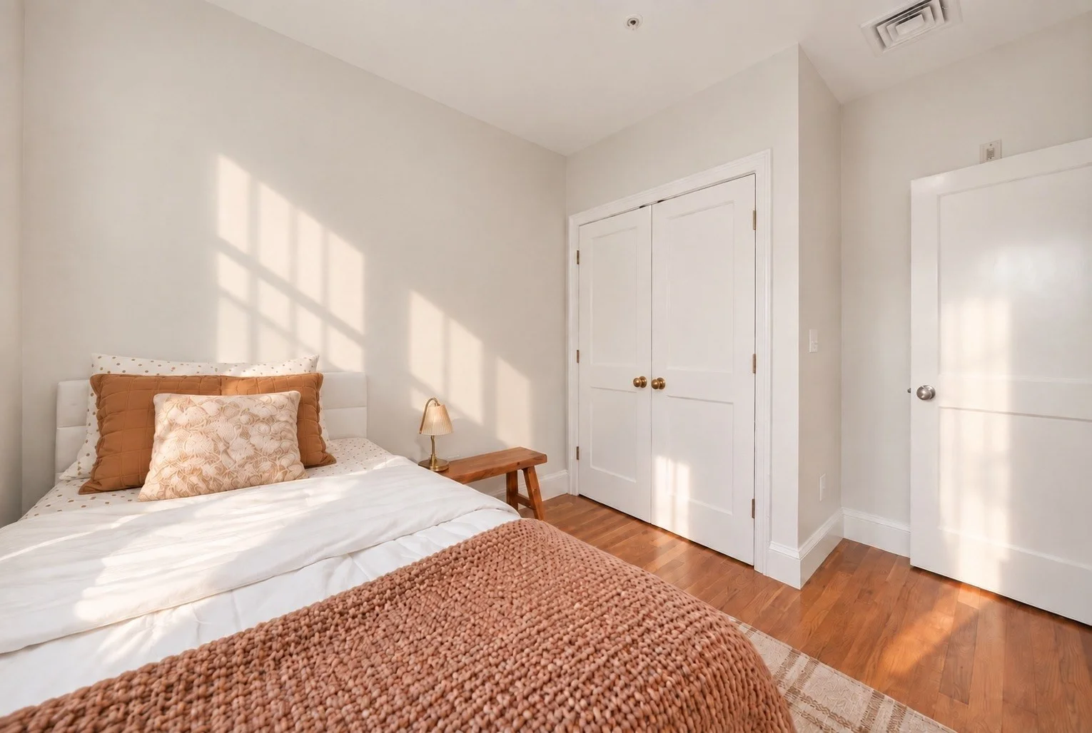 3 bed, 2 bath apartment for rent at 106 Walnut St Unit 4, Winter Hill — photo 20 of 20