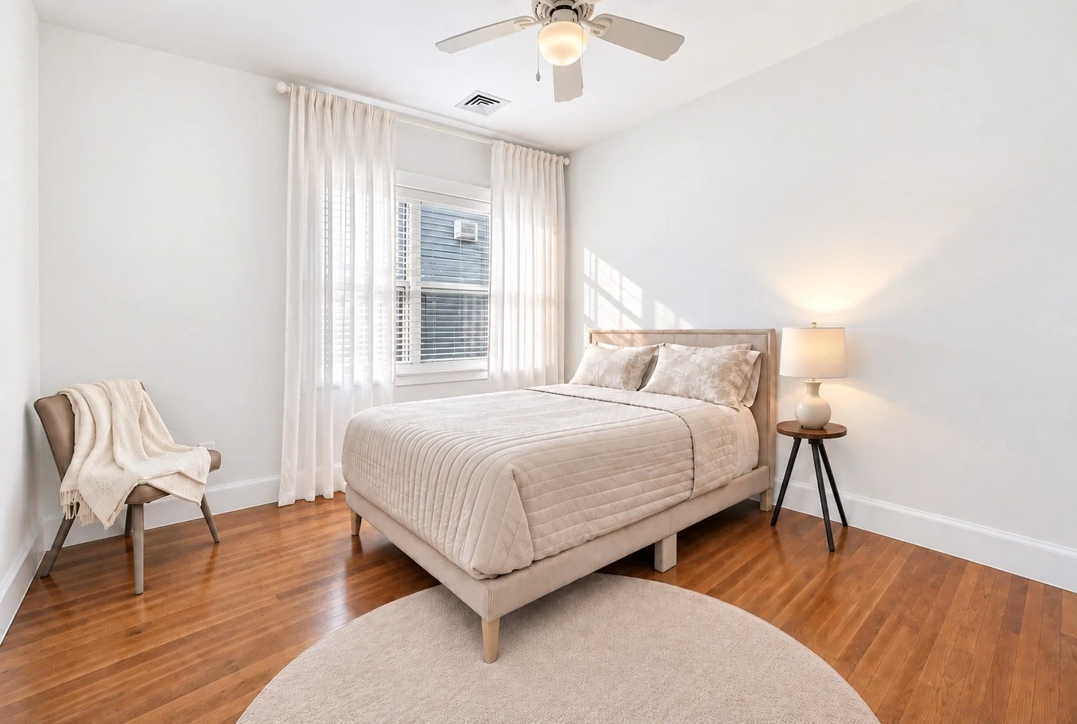 3 bed, 2 bath apartment for rent at 106 Walnut St Unit 4, Winter Hill — photo 13 of 20