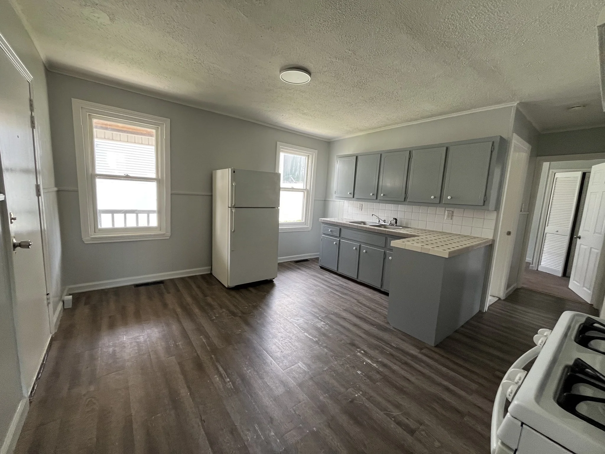 2 bed, 1 bath apartment for rent at 106 Wilcox St Unit 1, Fall River — photo 2 of 9