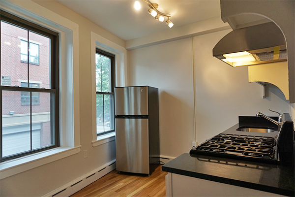 2 bed, 1 bath apartment for rent at 106 Willow St Unit 106-02, Wellington-Harrington — photo 4 of 7