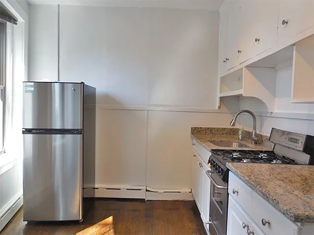1 bed, 1 bath apartment for rent at 106 Willow St Unit 106-03, Wellington-Harrington — photo 4 of 9