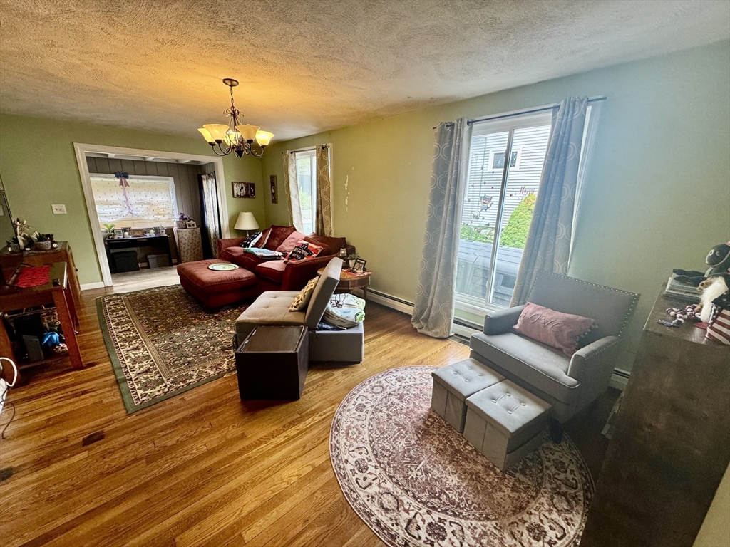 2 bed, 1 bath apartment for rent at 106 Winter Unit 1, Saugus — photo 7 of 11