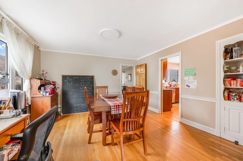 4 bed, 3 bath apartment for rent at 106 Woodcliff Rd, Chestnut Hill — photo 6 of 36