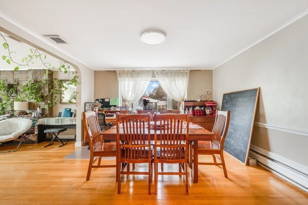 4 bed, 3 bath apartment for rent at 106 Woodcliff Rd, Chestnut Hill — photo 5 of 36