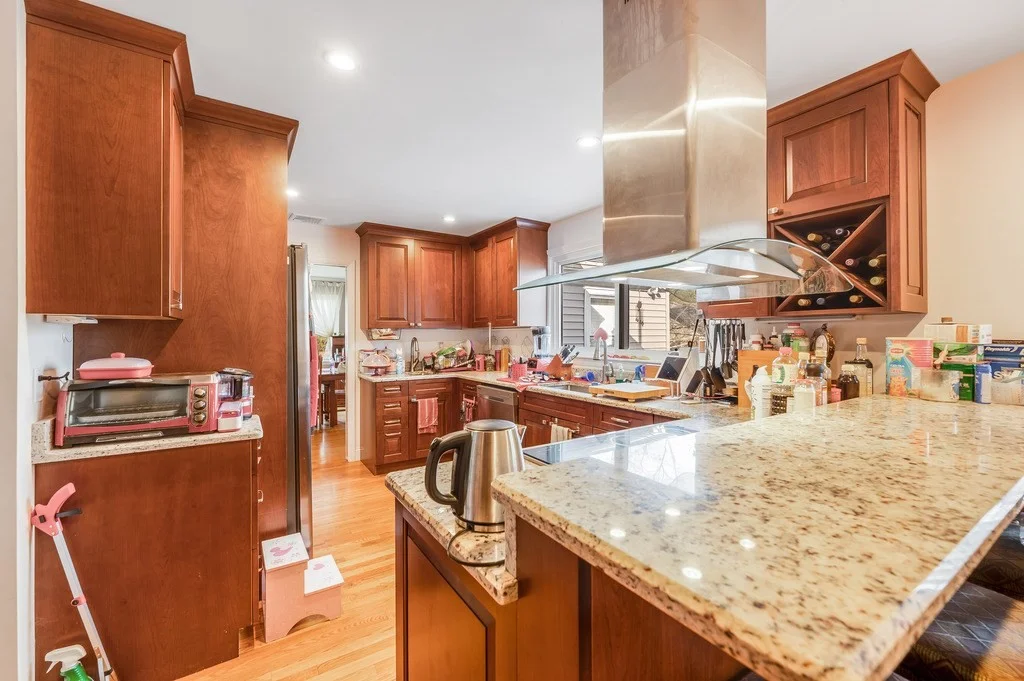 4 bed, 3 bath apartment for rent at 106 Woodcliff Rd, Chestnut Hill — photo 10 of 36