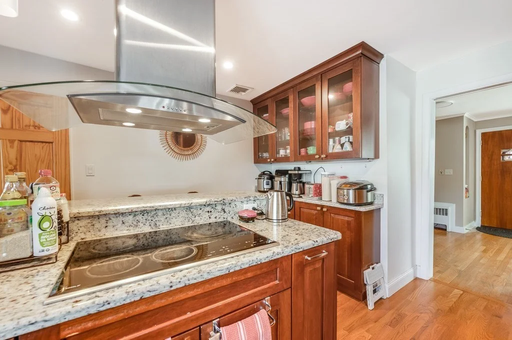 4 bed, 3 bath apartment for rent at 106 Woodcliff Rd, Chestnut Hill — photo 12 of 36