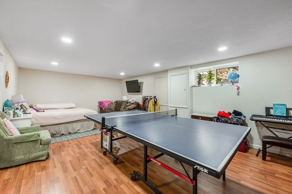 4 bed, 3 bath apartment for rent at 106 Woodcliff Rd, Chestnut Hill — photo 23 of 36