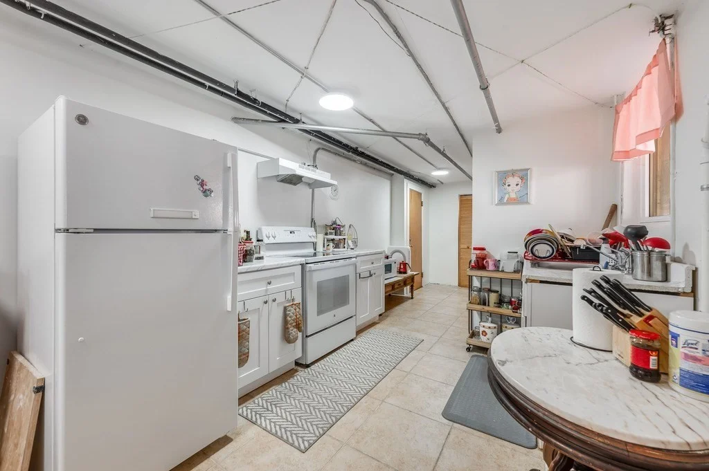 4 bed, 3 bath apartment for rent at 106 Woodcliff Rd, Chestnut Hill — photo 27 of 36