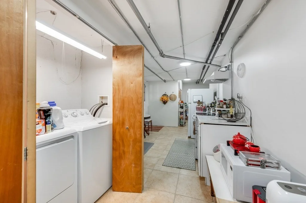 4 bed, 3 bath apartment for rent at 106 Woodcliff Rd, Chestnut Hill — photo 30 of 36